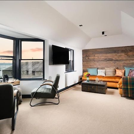 Stunning Waterfront Apartment With Spectacular Views & Parking At 'Captains Loft' Falmouth Exteriér fotografie