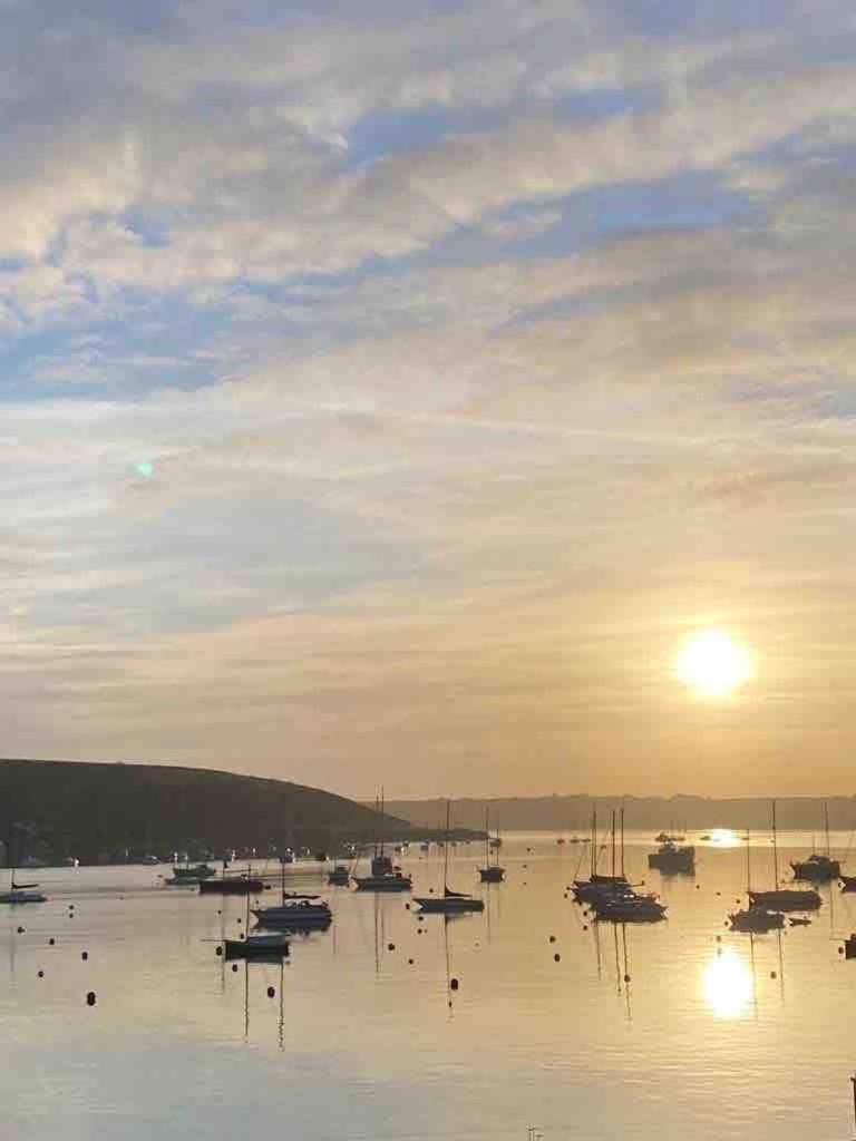 Stunning Waterfront Apartment With Spectacular Views & Parking At 'Captains Loft' Falmouth Exteriér fotografie