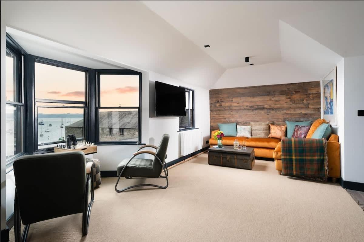 Stunning Waterfront Apartment With Spectacular Views & Parking At 'Captains Loft' Falmouth Exteriér fotografie