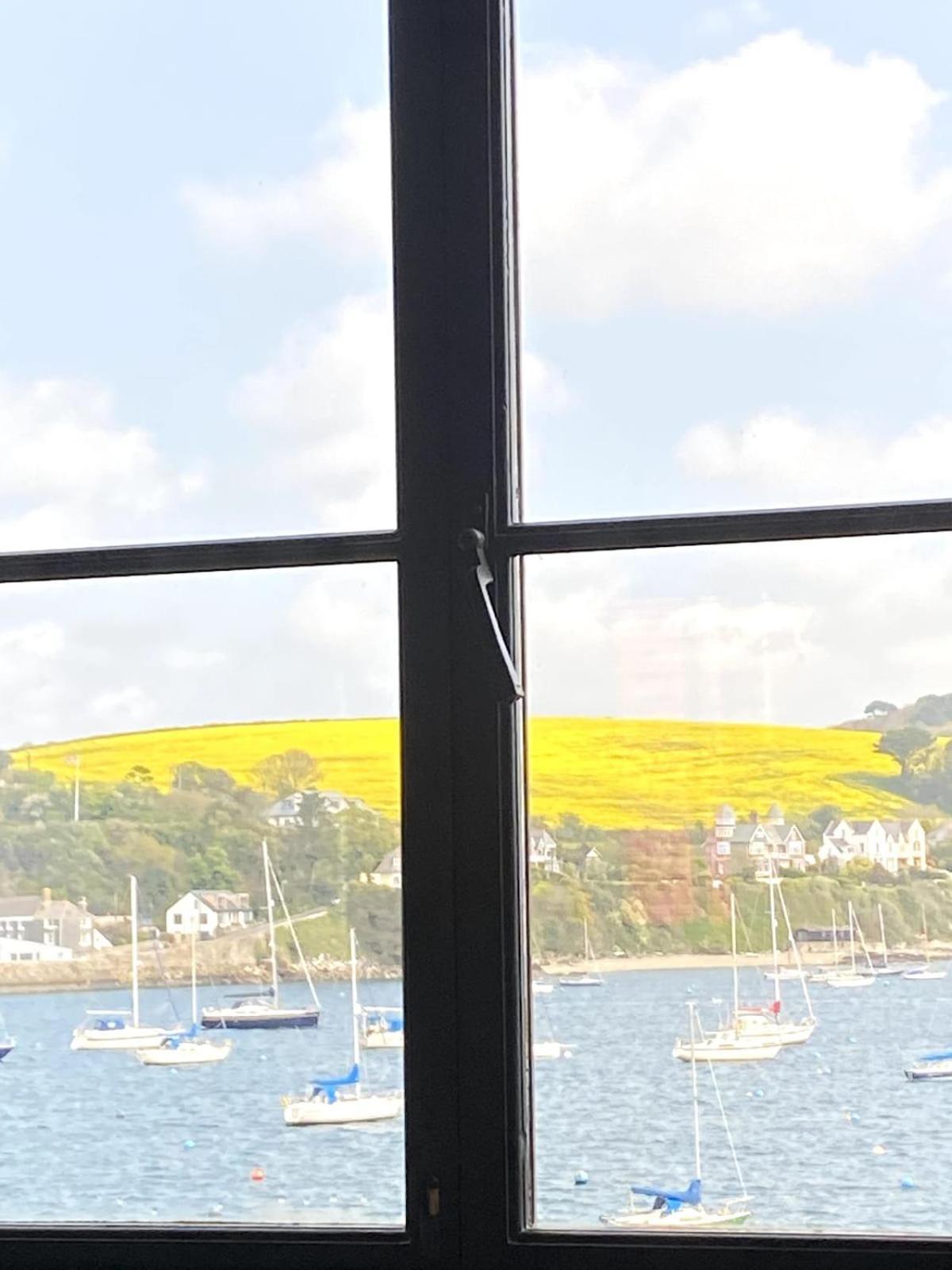 Stunning Waterfront Apartment With Spectacular Views & Parking At 'Captains Loft' Falmouth Exteriér fotografie